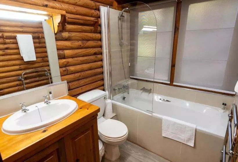 Under Milkwood Resort