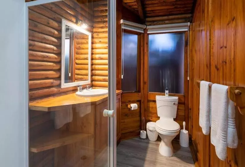 Under Milkwood Resort