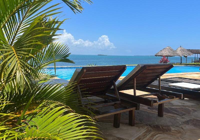 فندق Calamari Beach Villas