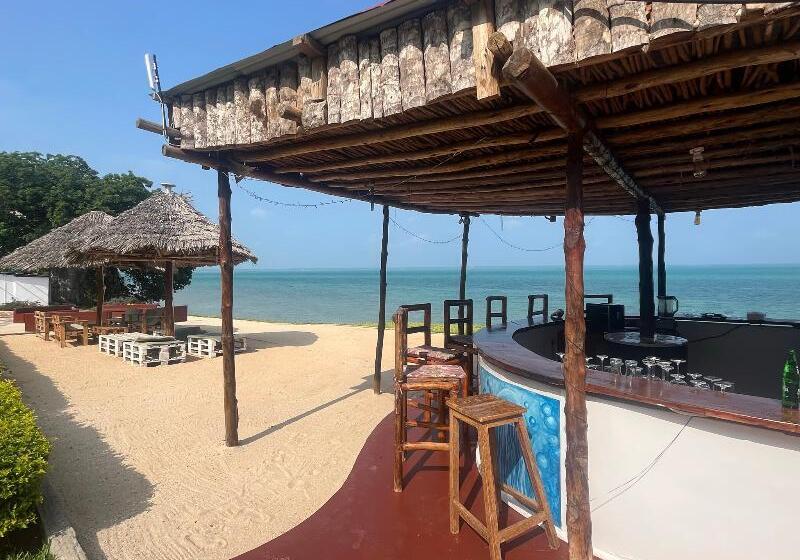 فندق Calamari Beach Villas