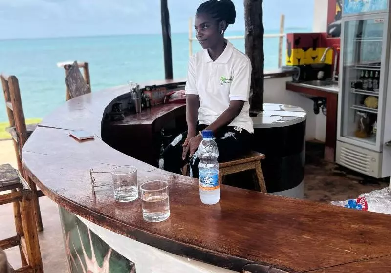 Hotelli Calamari Beach Villas