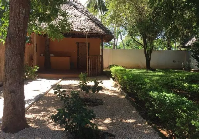 Hotelli Calamari Beach Villas