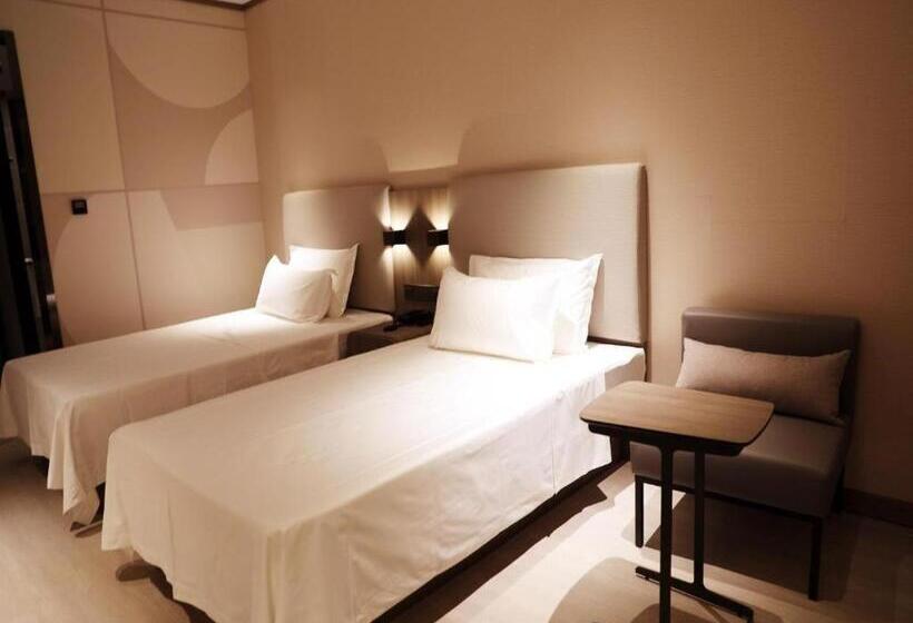 Hanting Hotel Changchun Jilin Road