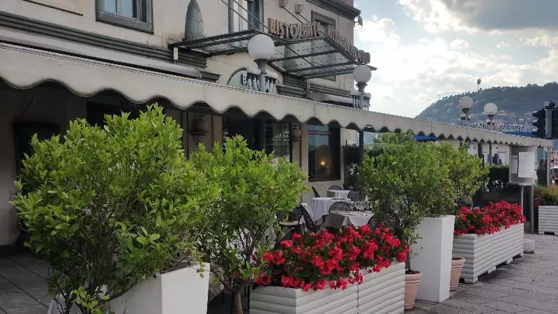 ホテル Metropole Suisse