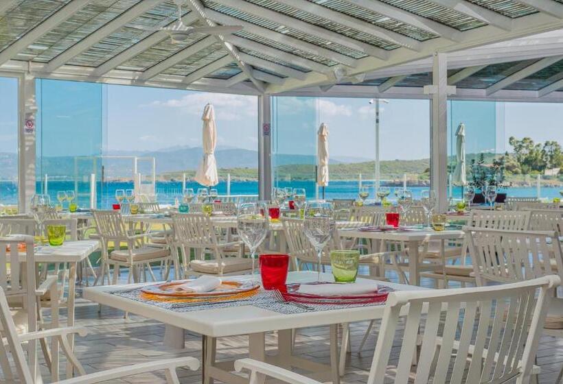 هتل The Pelican Beach Resort & Spa  Adults Only