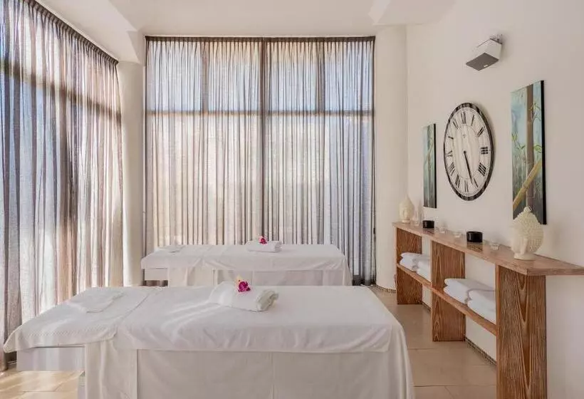 ホテル The Pelican Beach Resort & Spa  Adults Only