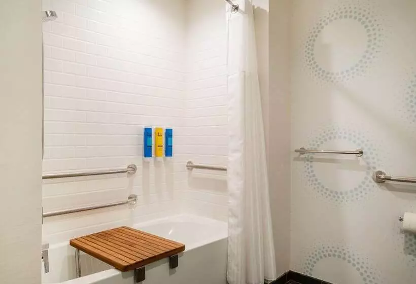 هتل Tru By Hilton Atlanta Airport College Park