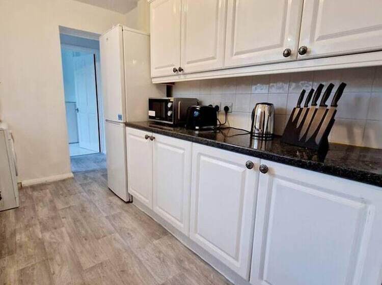 إقامة Lovely 3 Bed House In Dartford