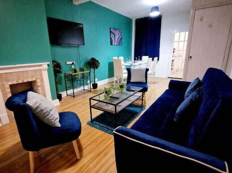 إقامة Lovely 3 Bed House In Dartford