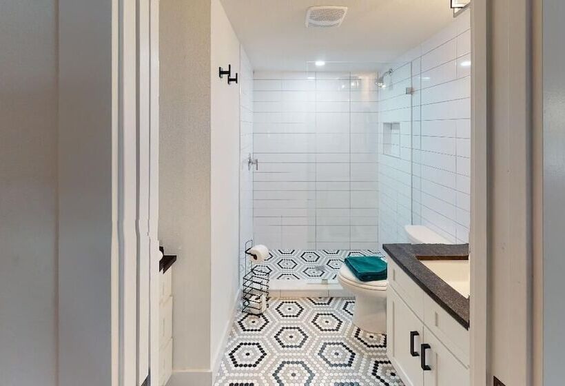 El Tropicale Vacation Rentals