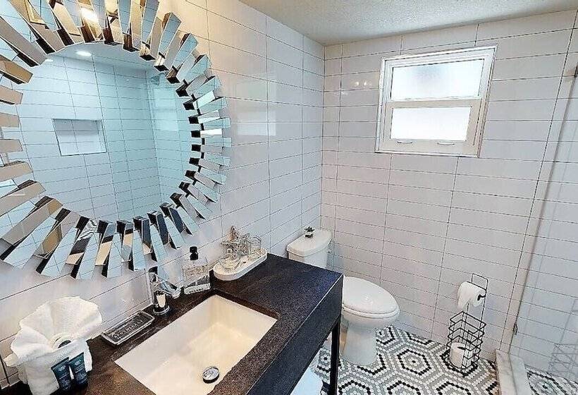 El Tropicale Vacation Rentals