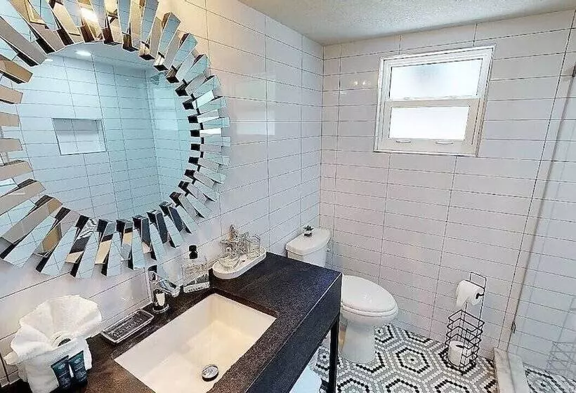 El Tropicale Vacation Rentals