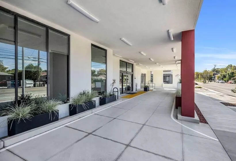 هتل La Quinta Inn & Suites By Wyndham San Jose Airport Downtown