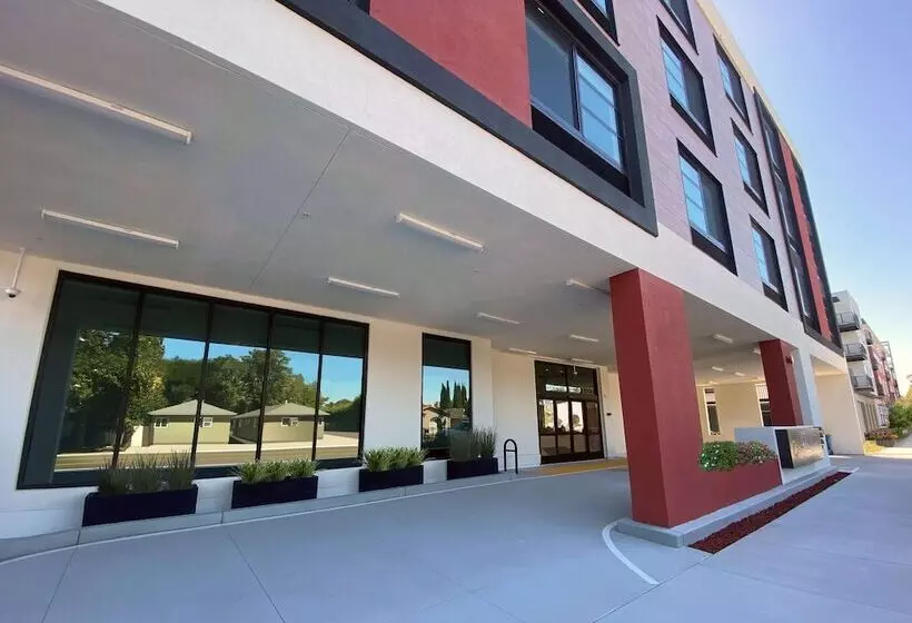 هتل La Quinta Inn & Suites By Wyndham San Jose Airport Downtown