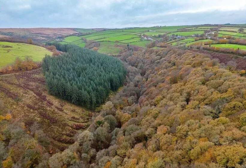 Hotelli West Hollowcombe Farm Cottages   Full Site Booking