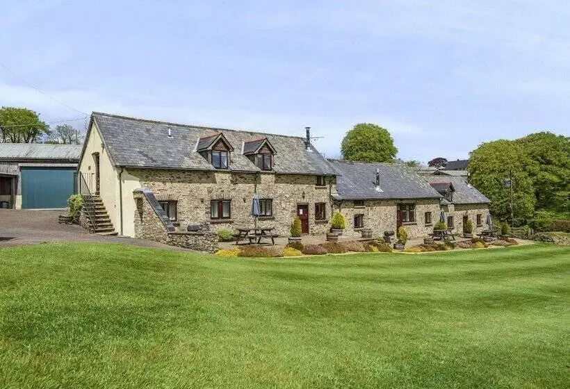 Hotelli West Hollowcombe Farm Cottages   Full Site Booking