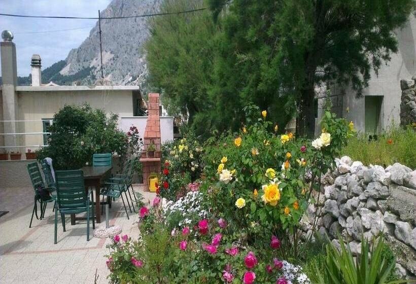 Pensión Apartments Jereb