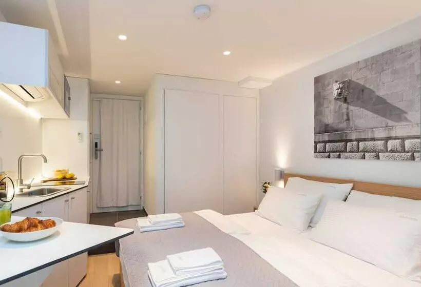 پانسیون Apartments U Nikše