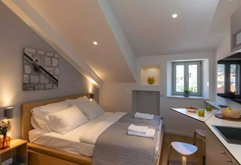 پانسیون Apartments U Nikše