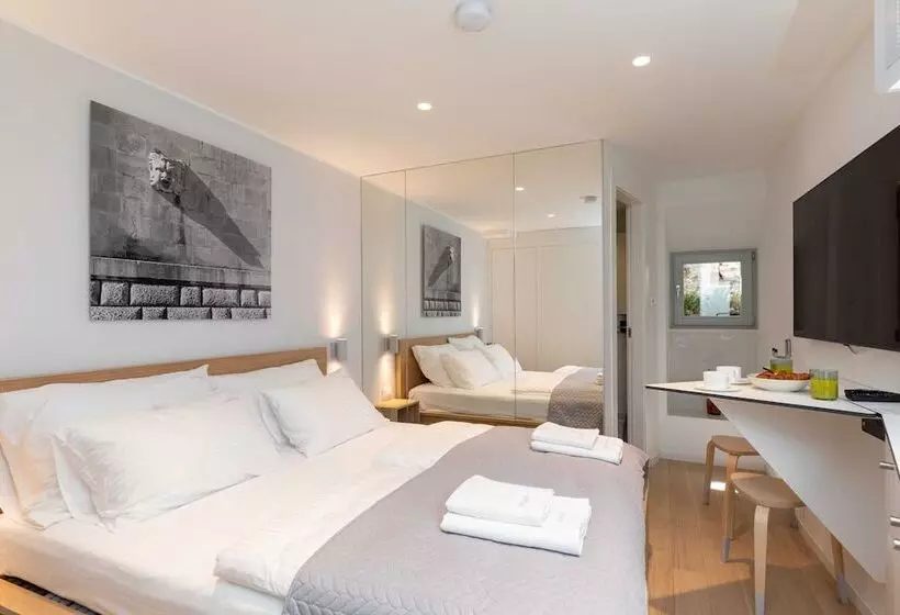 پانسیون Apartments U Nikše