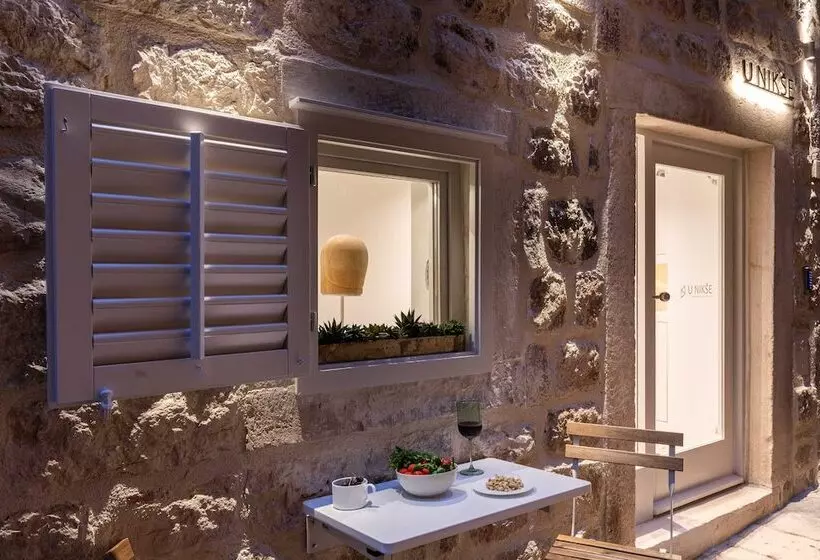 پانسیون Apartments U Nikše