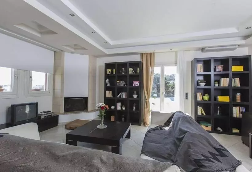 Residenssi Beautiful 4 Bed House With Private Pool In Naxos