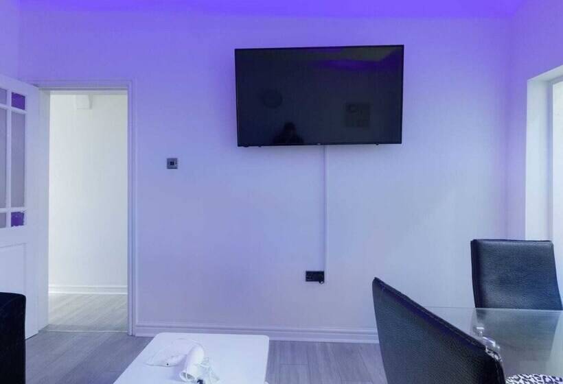 레지던스 Stunning 4 Bed House Fully Refurbished Modern