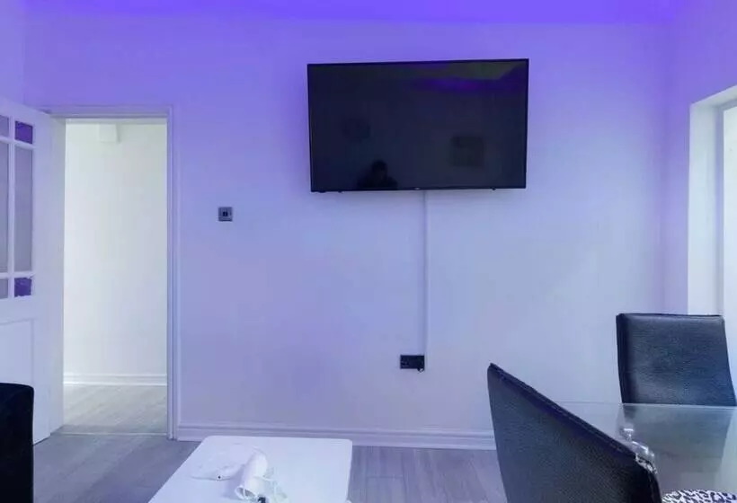 レジデンス Stunning 4 Bed House Fully Refurbished Modern