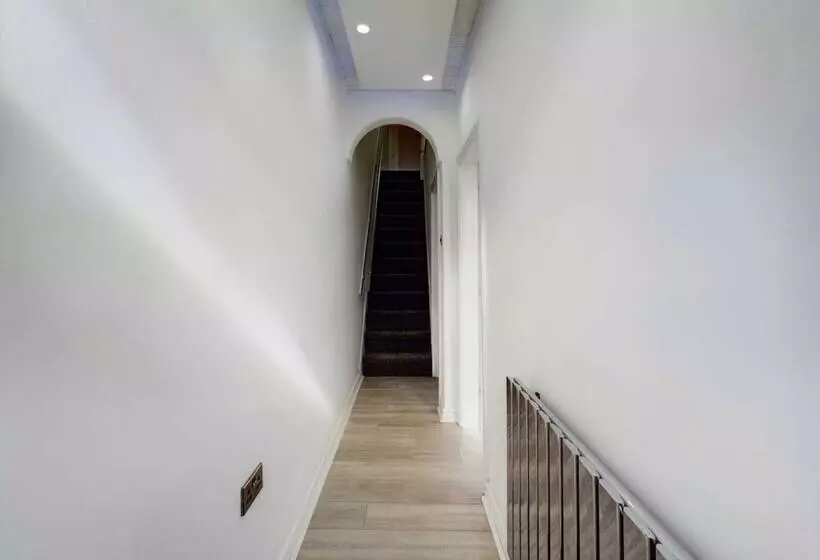 レジデンス Stunning 4 Bed House Fully Refurbished Modern