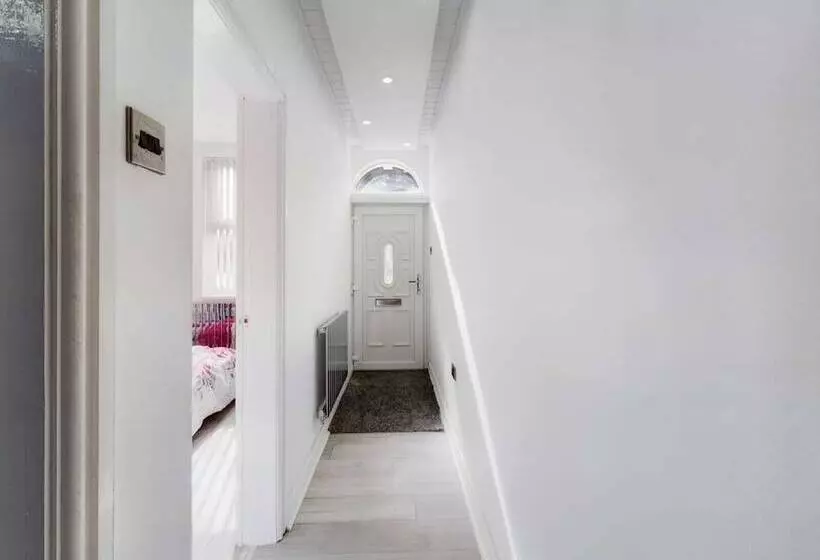 レジデンス Stunning 4 Bed House Fully Refurbished Modern