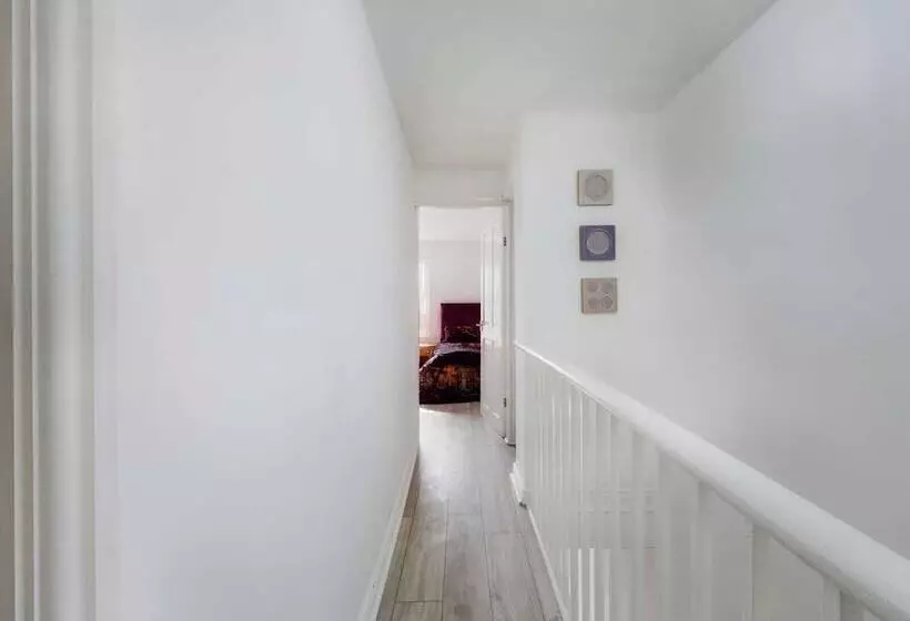 レジデンス Stunning 4 Bed House Fully Refurbished Modern