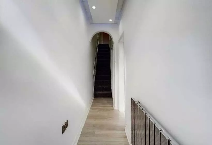 レジデンス Stunning 4 Bed House Fully Refurbished Modern