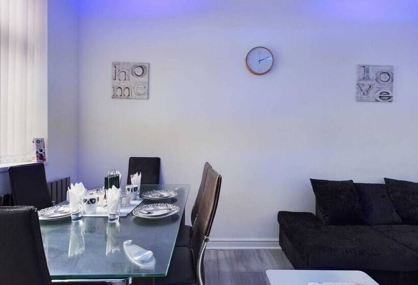 레지던스 Stunning 4 Bed House Fully Refurbished Modern