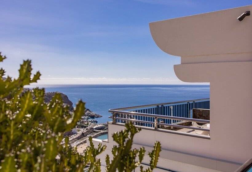 Servatur JB - Adults Only