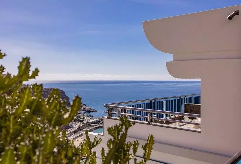 Servatur JB - Adults Only