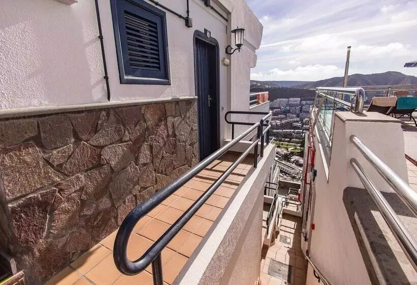 Servatur JB - Adults Only