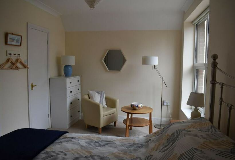 Town House In The Heart Of Wimborne Minster