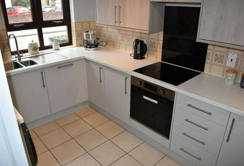 Town House In The Heart Of Wimborne Minster