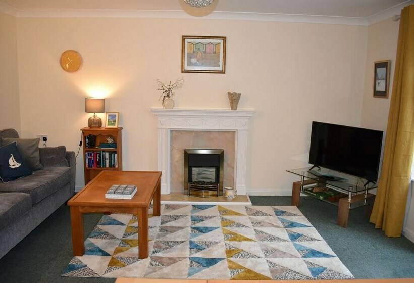 Town House In The Heart Of Wimborne Minster