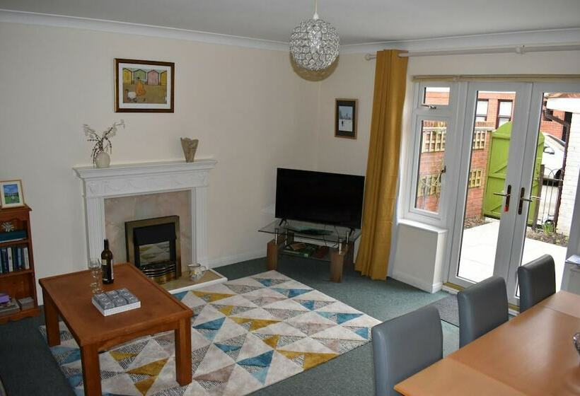 Town House In The Heart Of Wimborne Minster