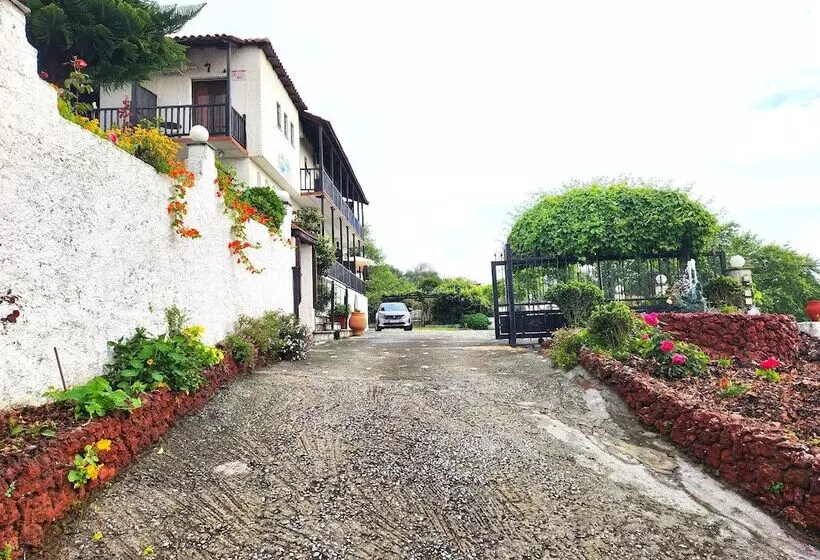 Yalla Chorefto   Hotel & Fun