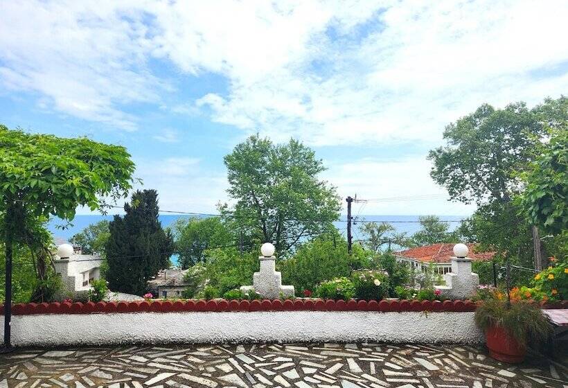 Yalla Chorefto   Hotel & Fun