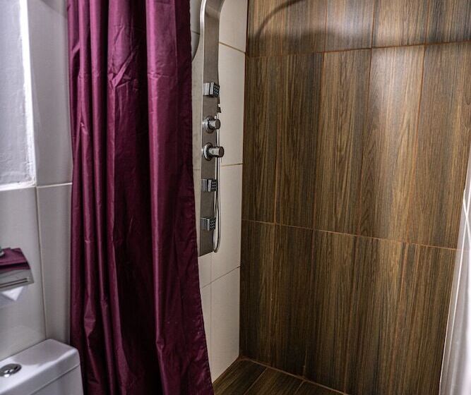 فندق Mama Green Eco Lodge & Permaculture Farm