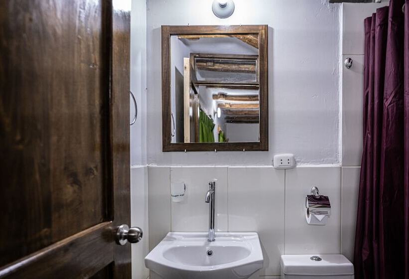 فندق Mama Green Eco Lodge & Permaculture Farm