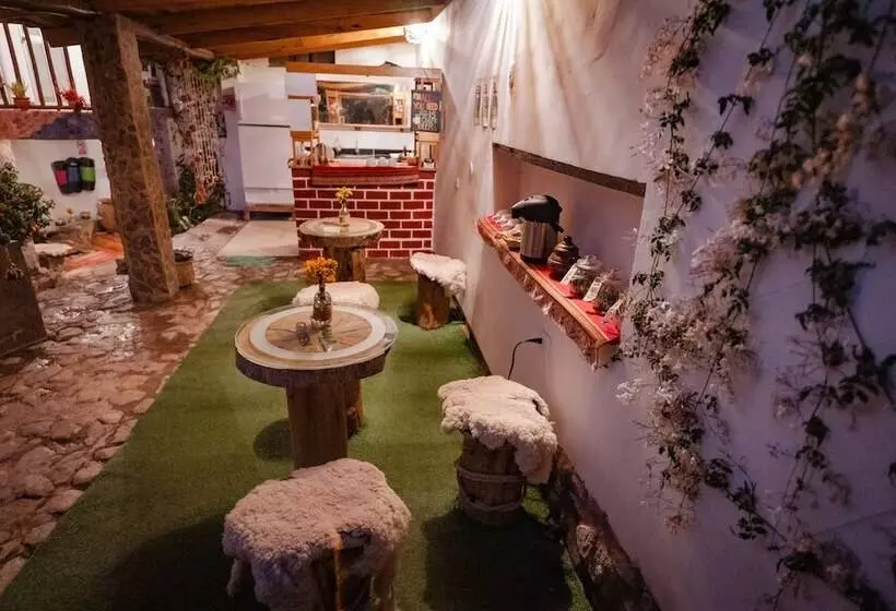 هتل Mama Green Eco Lodge & Permaculture Farm