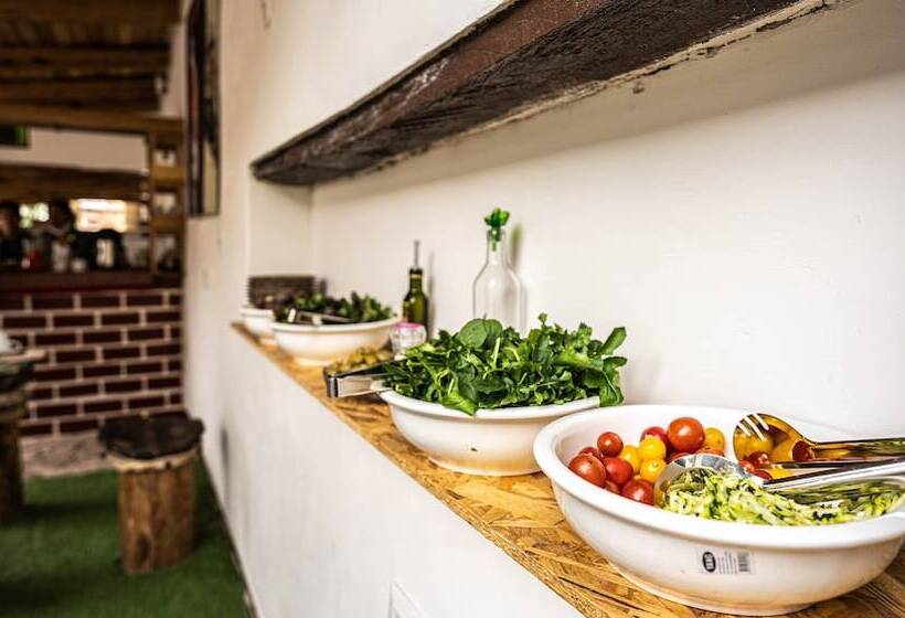 فندق Mama Green Eco Lodge & Permaculture Farm