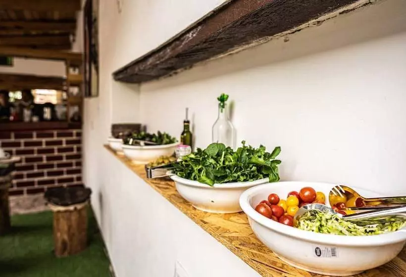 هتل Mama Green Eco Lodge & Permaculture Farm