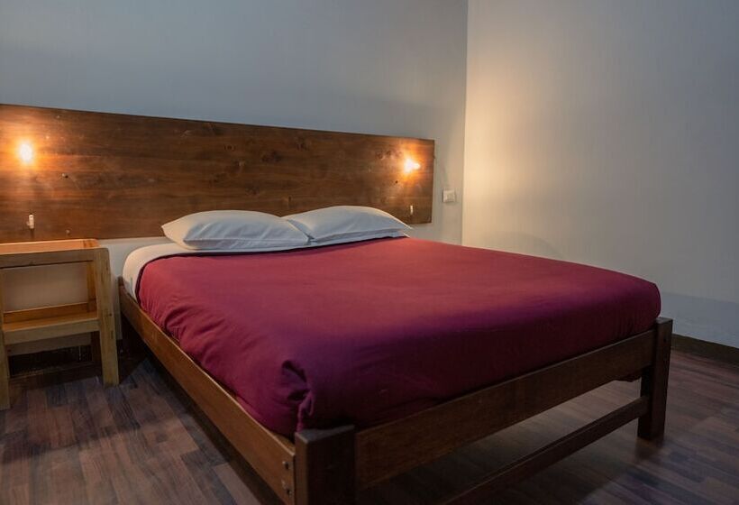 فندق Mama Green Eco Lodge & Permaculture Farm