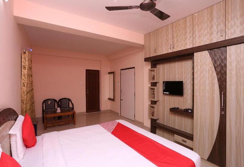 Hotel O Greenland Inn