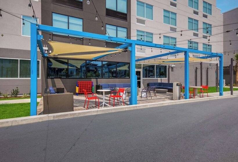 هتل Tru By Hilton Destin